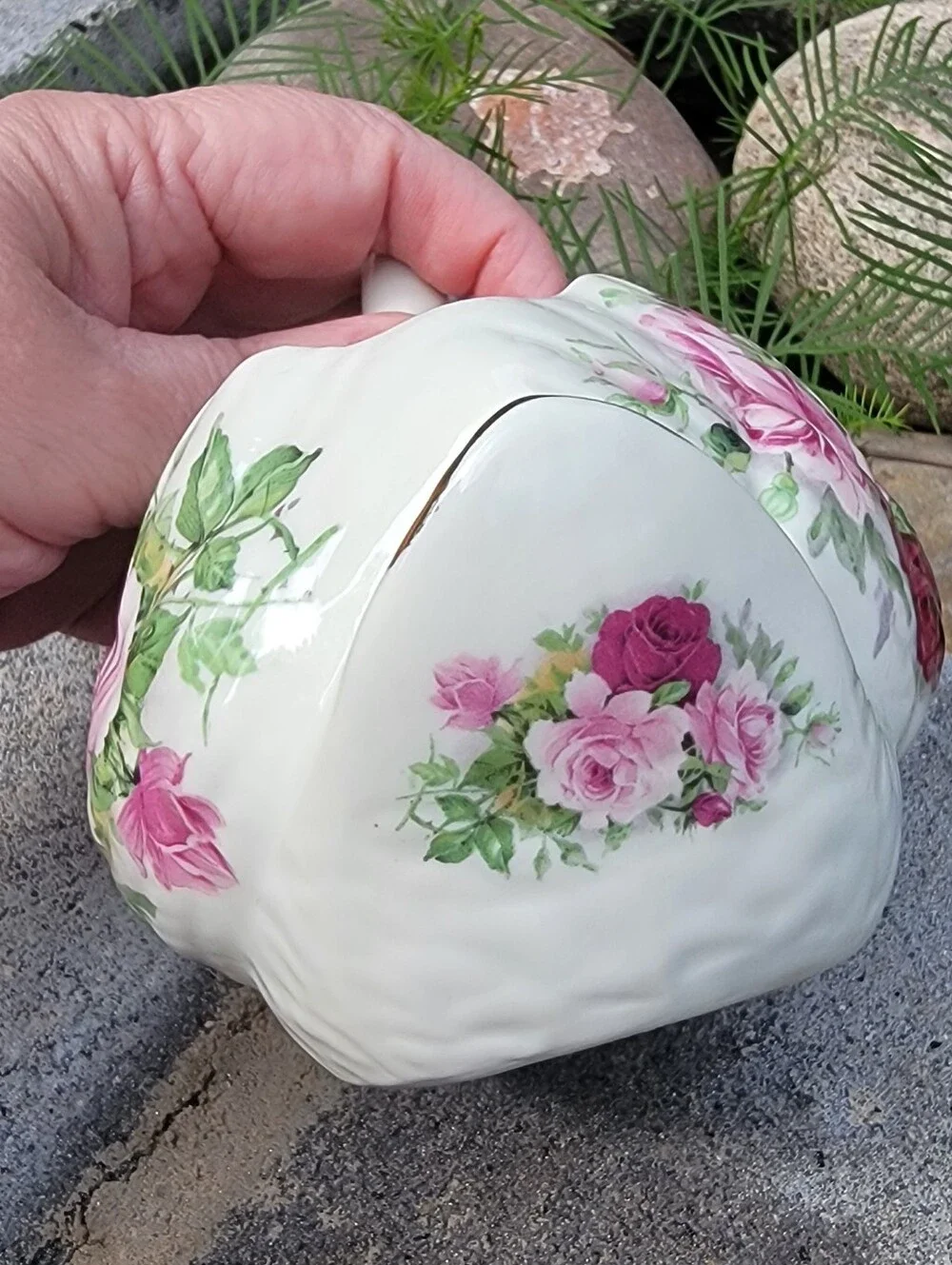 Vintage Formalities By Baum Bros. Porcelain Swan Figurine Planter Pink/Red Roses
